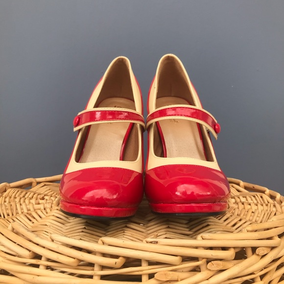 Vintage 1940s-1950s style Red Heels - Picture 6 of 8
